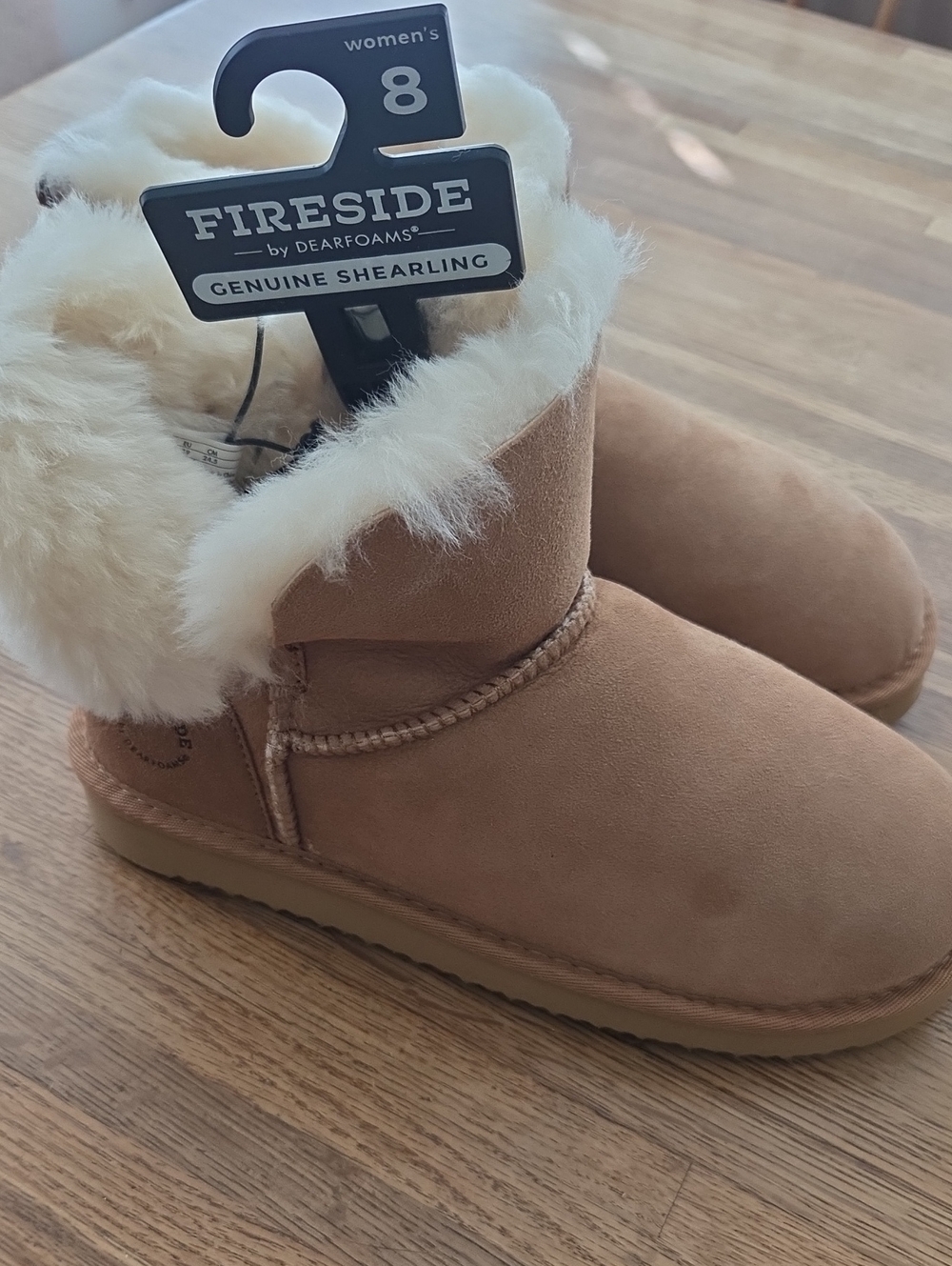 NWT Women's Dearfoam genuine shearing slippers